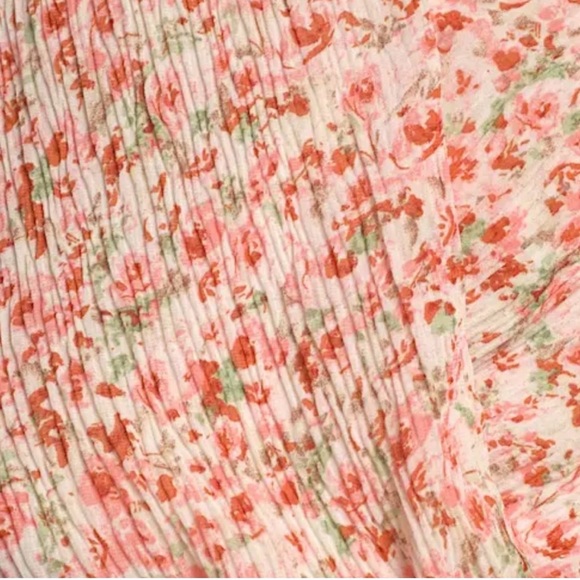 NWT Lush Flirty Pink Floral Crinkle Surplice Half Sleeve V Neck Crop Top | S - Picture 8 of 11